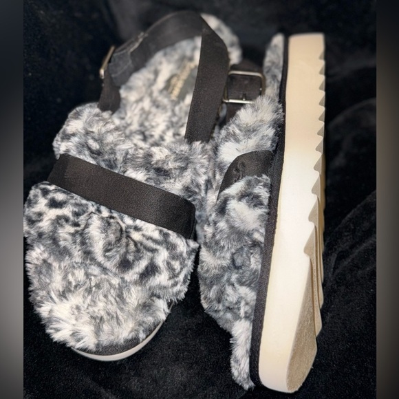 Koolaburra By UGG Fuzzed Out Cheetah Womens Size 9 Black White Slide Sandals - Picture 5 of 15